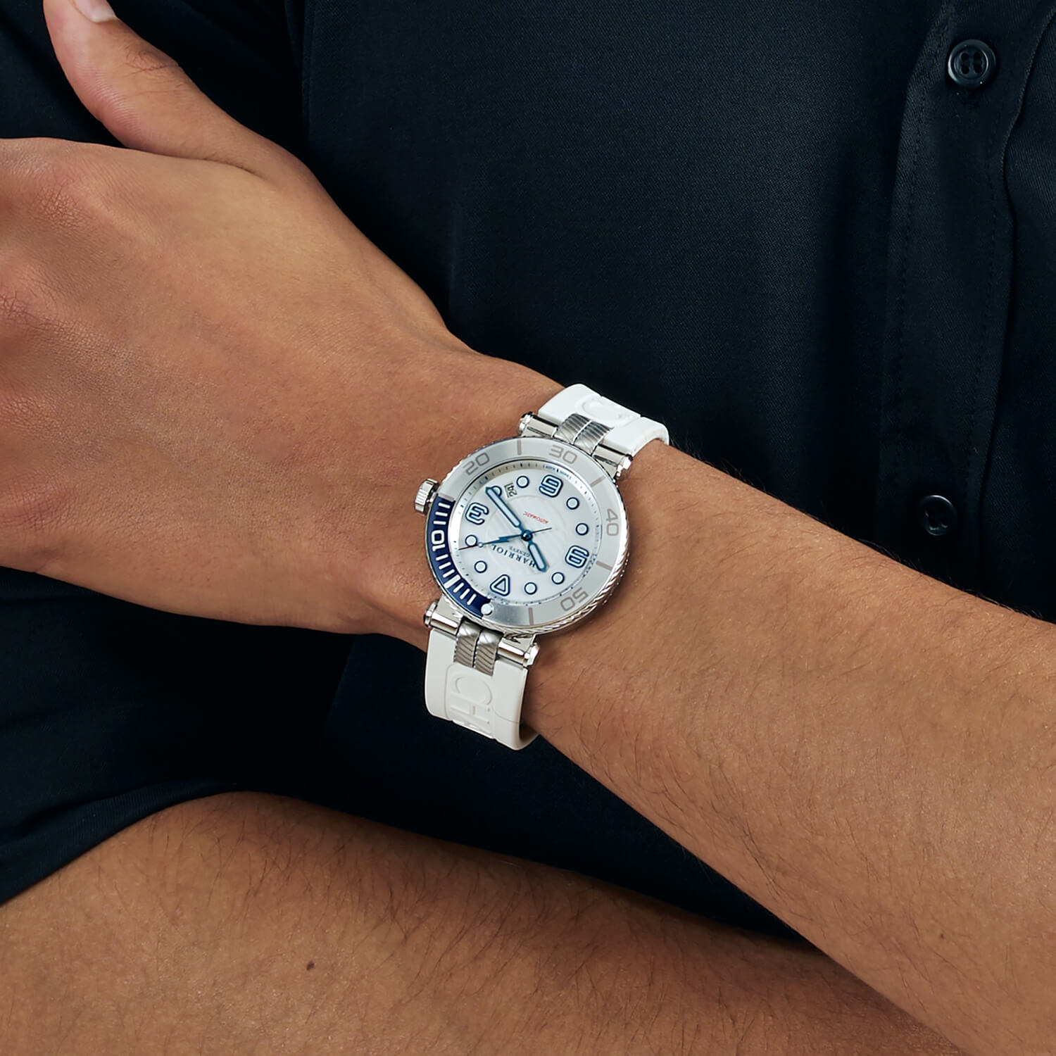 NAVIGATOR SURF, 41MM, AUTOMATIC CALIBRE, WHITE LUMINOVA DIAL, BLUE AND WHITE BEZEL, WHITE RUBBER INTERCHANGEABLE BRACELET - © 2024 Charriol - Watch