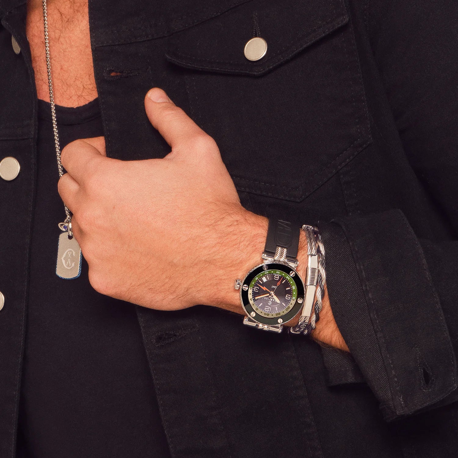 NAVIGATOR SURF GMT, 41MM, AUTOMATIC CALIBRE, BLACK DIAL, 6 SCREWS BEZEL, BLACK RUBBER INTERCHANGEABLE BRACELET, Limited Edition x @time_mechanic - Charriol Geneve - Watch