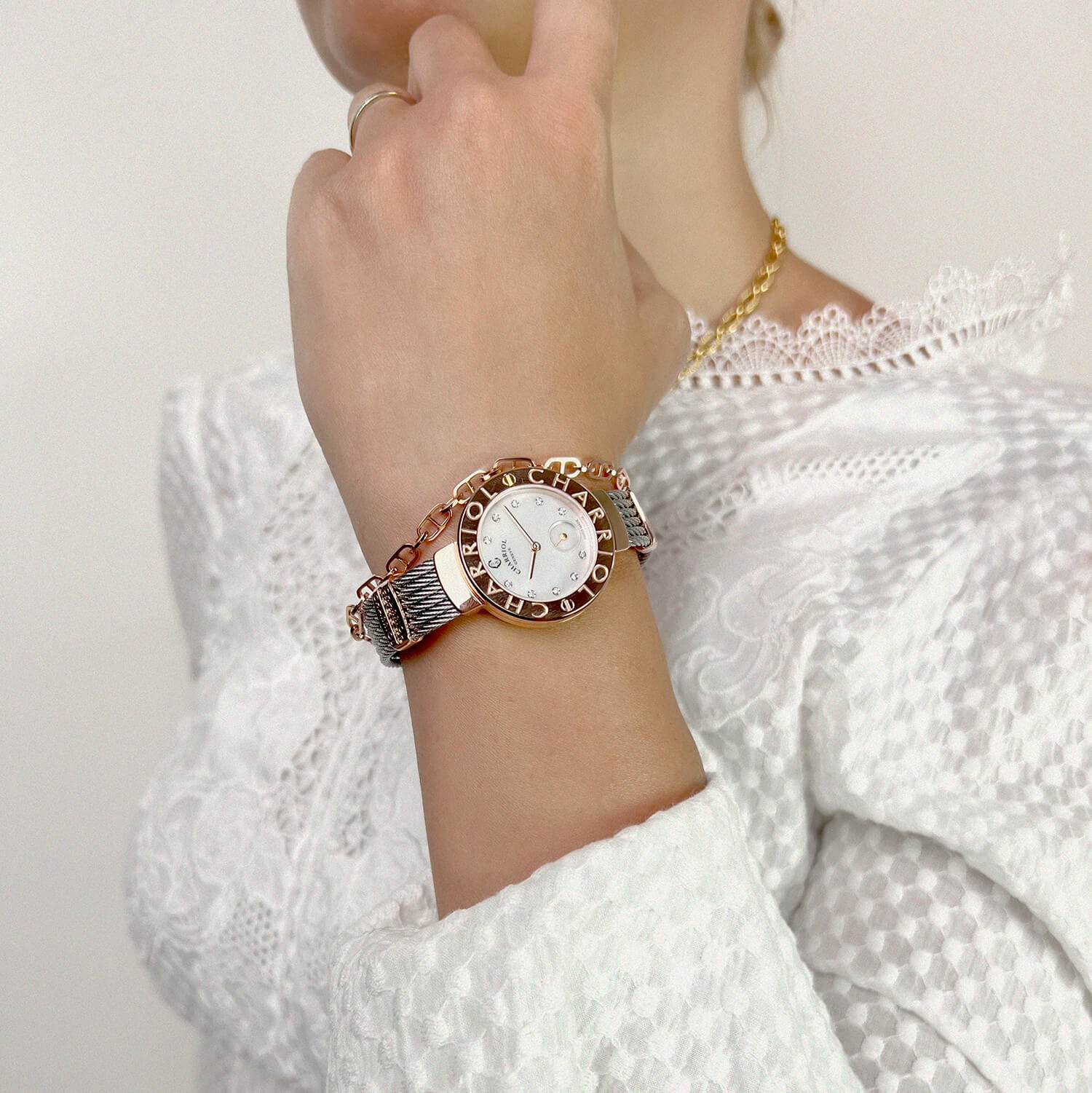 ST TROPEZ, 30MM, QUARTZ CALIBRE, MOTHER-OF-PEARL WITH 10 DIAMONDS DIAL, "CHARRIOL CHARRIOL" BEZEL, STEEL CABLE BRACELET - Charriol Geneve - Watch